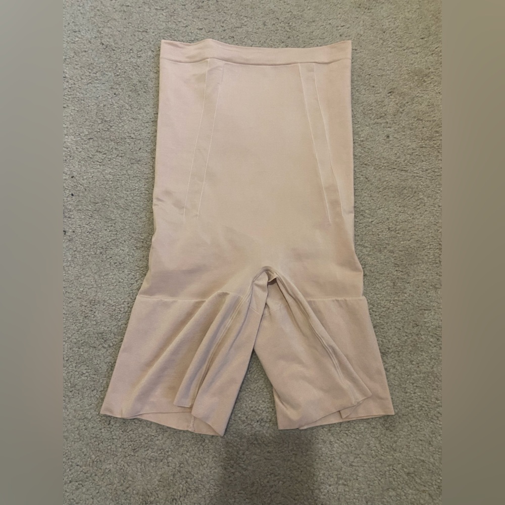Spanx OnCore High-Waisted Mid Thigh Nude Size Small